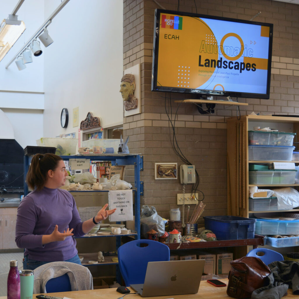 Laura-Beth présente le projet et Riopelle aux élèves