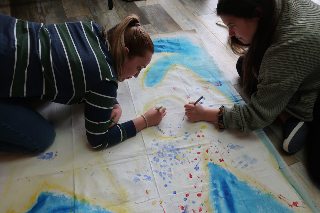 Parent-child creative workshop at Les EssentiElles - Photo credit Marie-Hélène Comeau