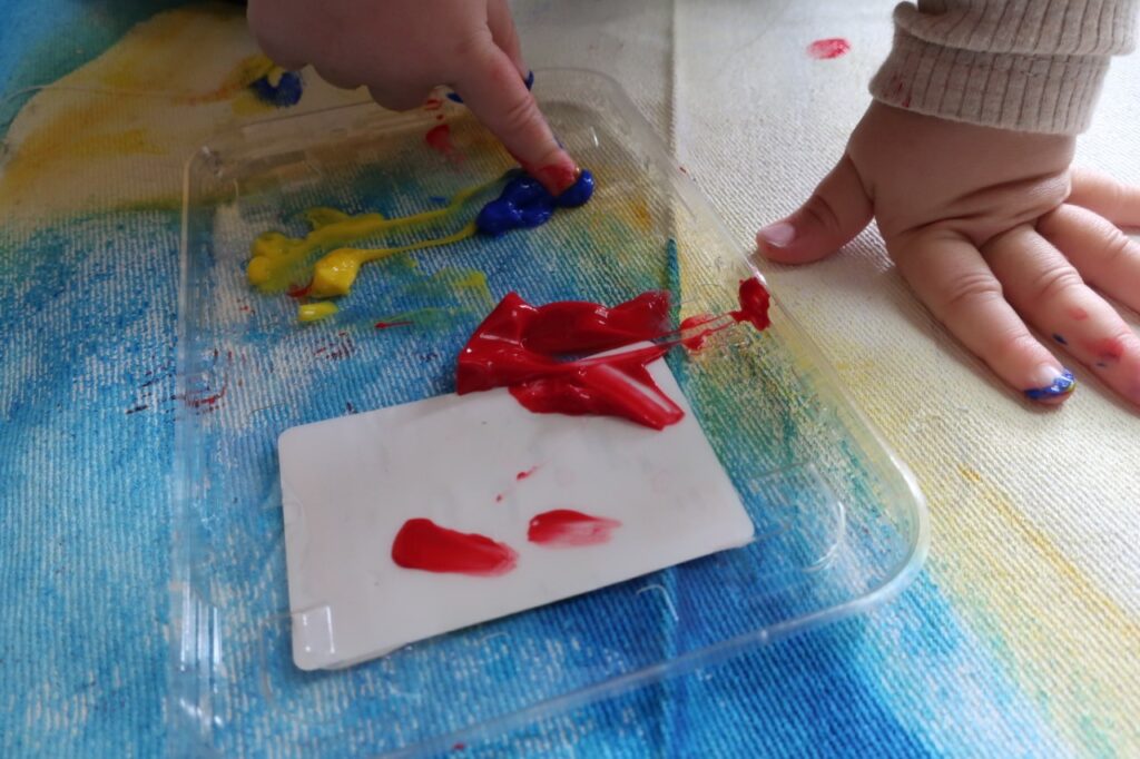 Parent-child creative workshop at Les EssentiElles - Photo credit Marie-Hélène Comeau