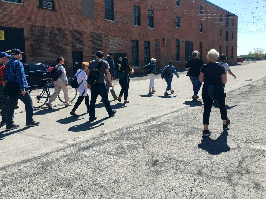 View of Chaudière Island from the Portage Bridge between Ottawa and Gatineau («Place of glaring rock» en Anishinaabemowin).- Asinabka